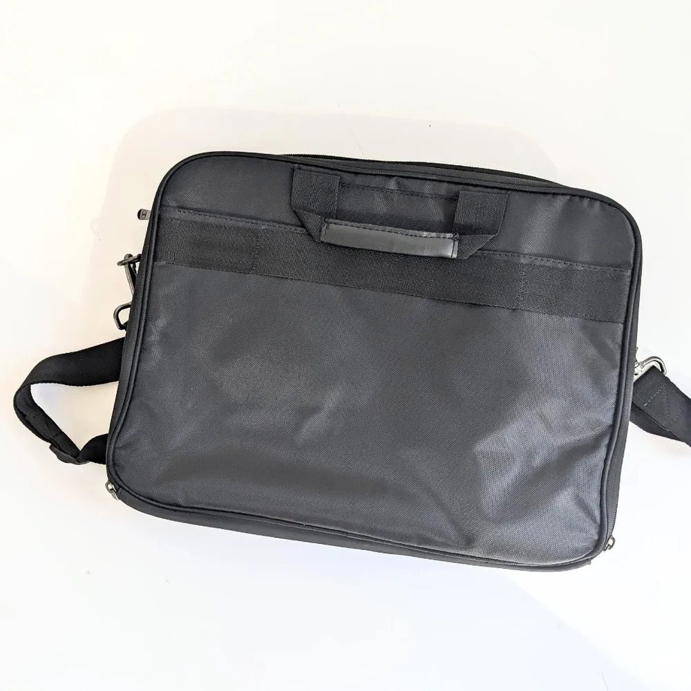 Dell 16 inch Professional Laptop Carrying Bag - Picture 2 of 4